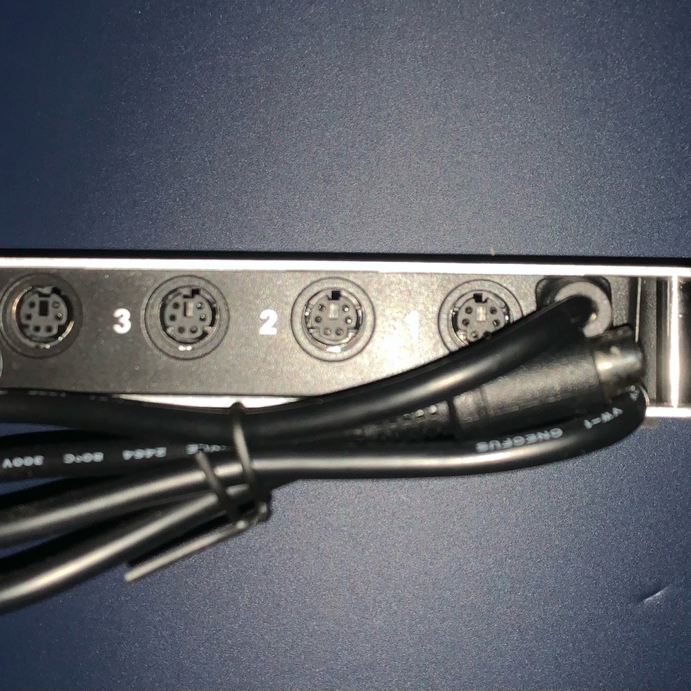 Thrustmaster TM Sim Hub - Picture 2 of 2